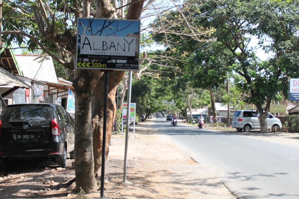 Albany Home Stay Kuta  Екстер'єр фото